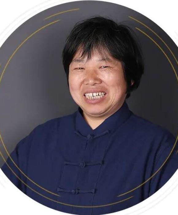 紫砂艺人殷夕妹，民间实力派