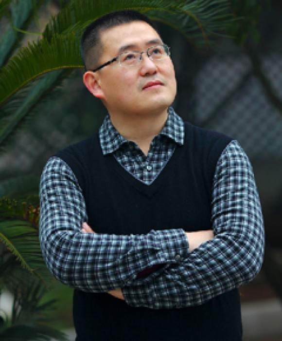 紫砂艺人毛子健，正高级工艺美术师