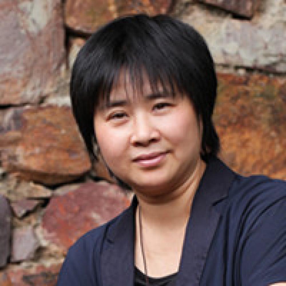 紫砂艺人毛春英，助理工艺美术师