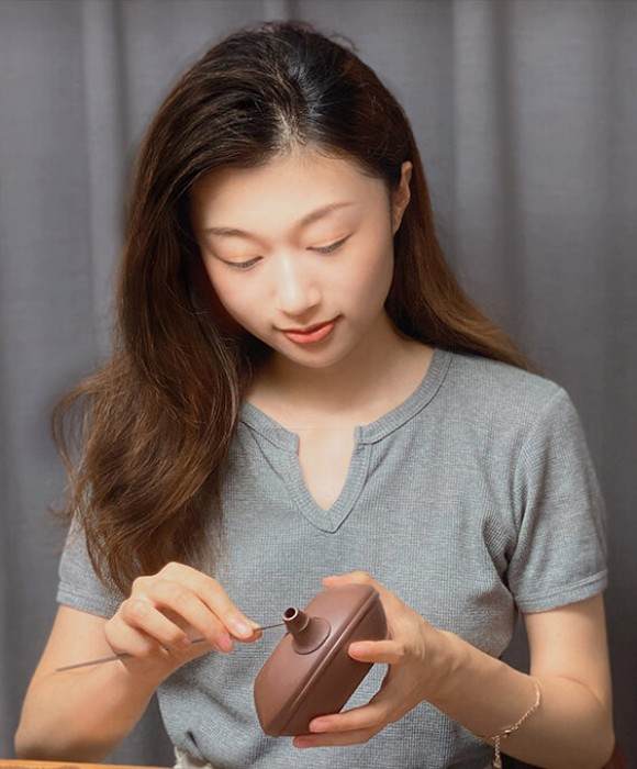 紫砂艺人江朋，工艺美术师
