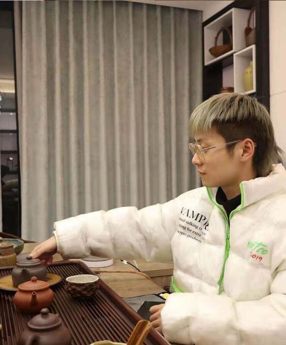 紫砂艺人汤凯，助理工艺美术师