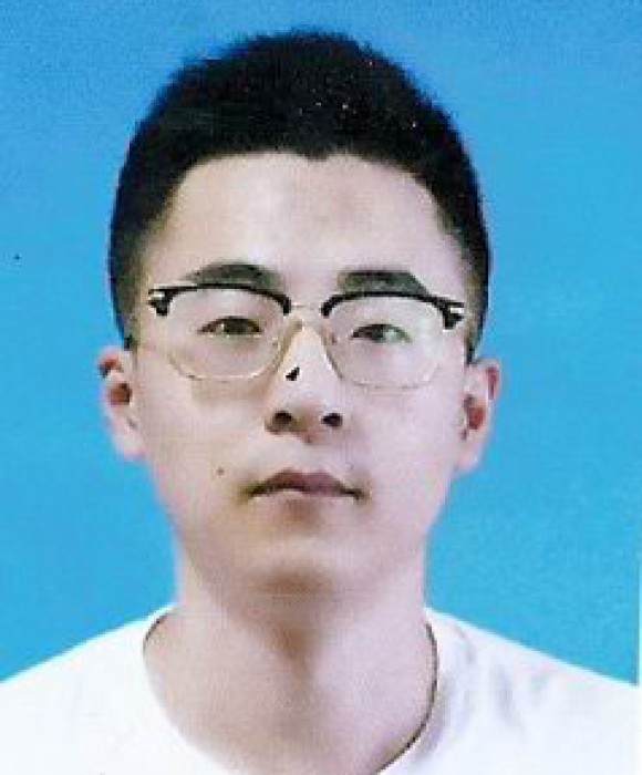 紫砂艺人汤宁炟，工艺美术师