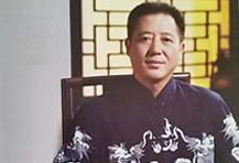 紫砂艺人汤建林，正高级工艺美术师（乡土人才评审获得）