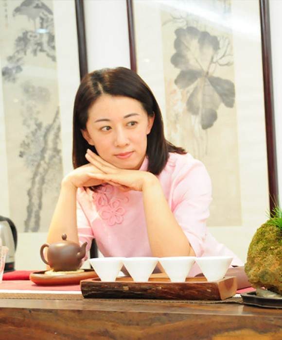紫砂艺人汤瑜馨，工艺美术师