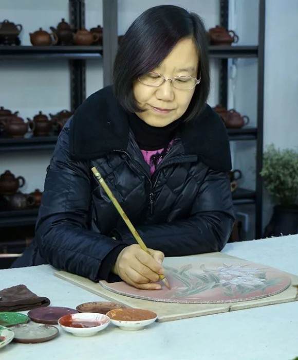 紫砂艺人汪佩蓉，正高级工艺美术师