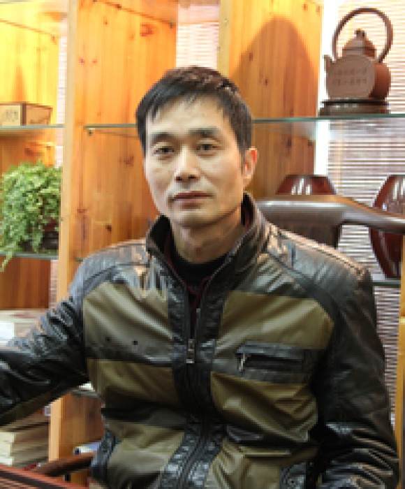 紫砂艺人沈国洪，高级工艺美术师