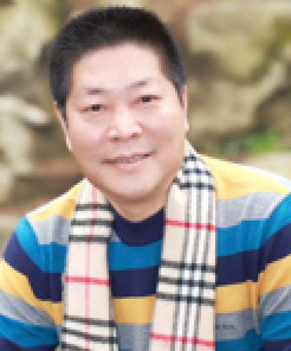 紫砂艺人沈寅华，正高级工艺美术师