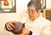 紫砂艺人沈建强，正高级工艺美术师