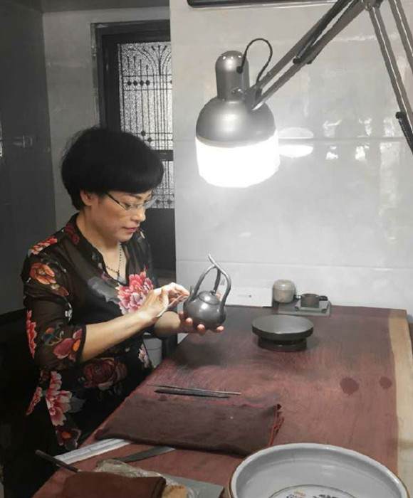 紫砂艺人沈晓红，工艺美术师