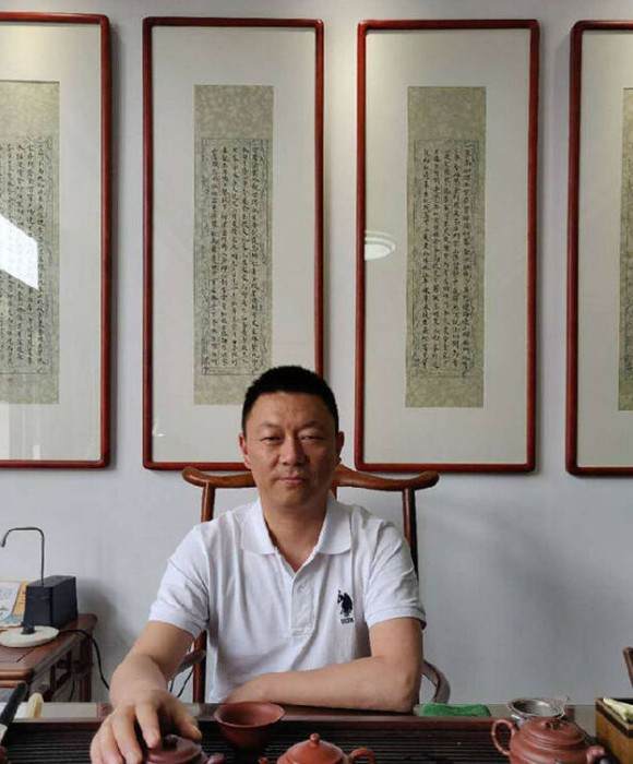 紫砂艺人沈海锋，助理工艺美术师