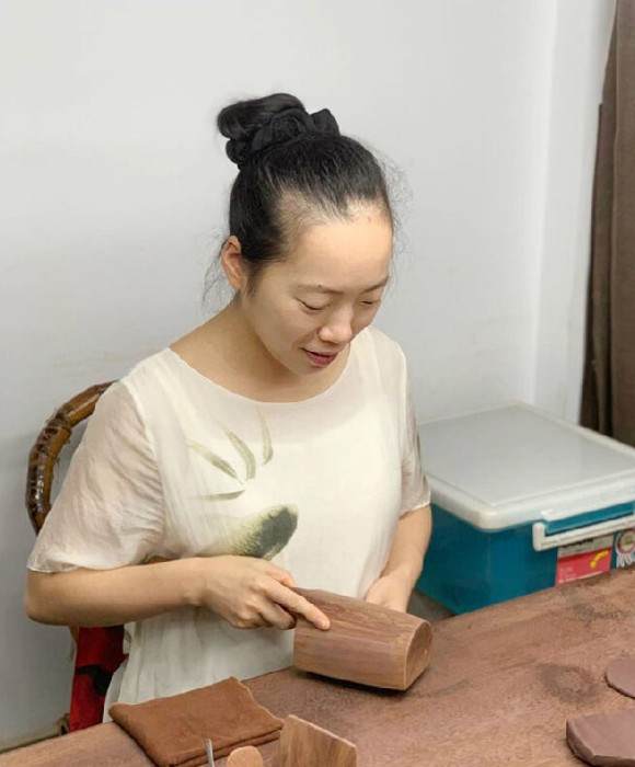 紫砂艺人沈玲燕，工艺美术师