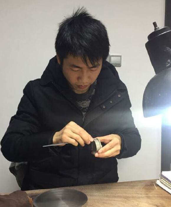 紫砂艺人沈继扬，助理工艺美术师