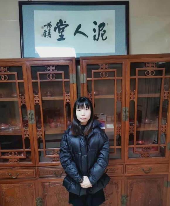 紫砂艺人沈雅敏，助理工艺美术师