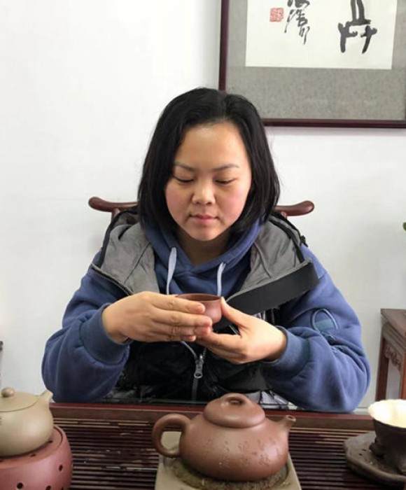 紫砂艺人沈雅静，助理工艺美术师