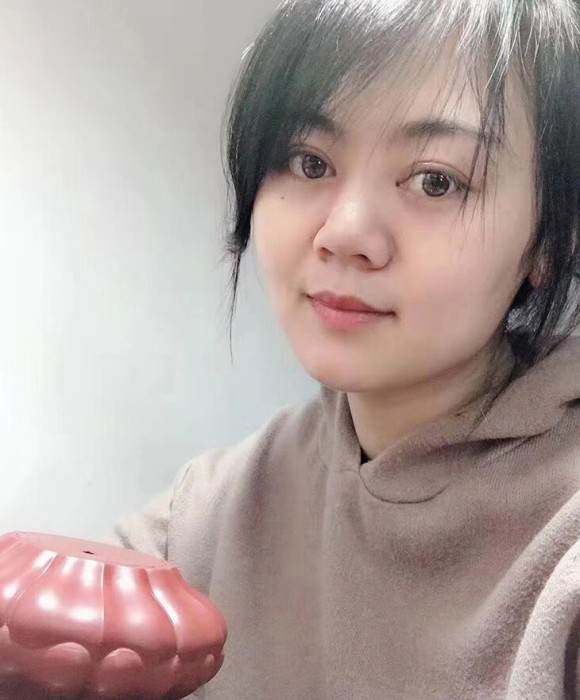 紫砂艺人洪玲，工艺美术师