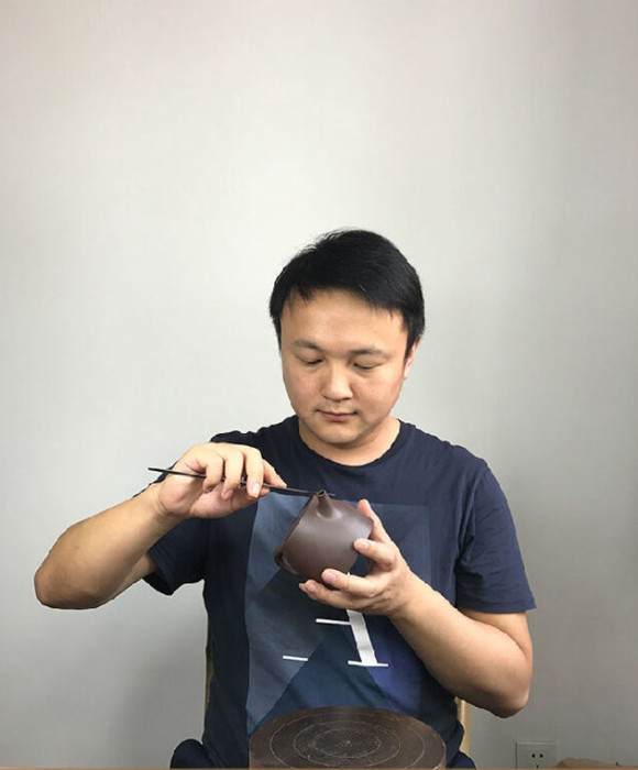紫砂艺人温可嘉，助理工艺美术师