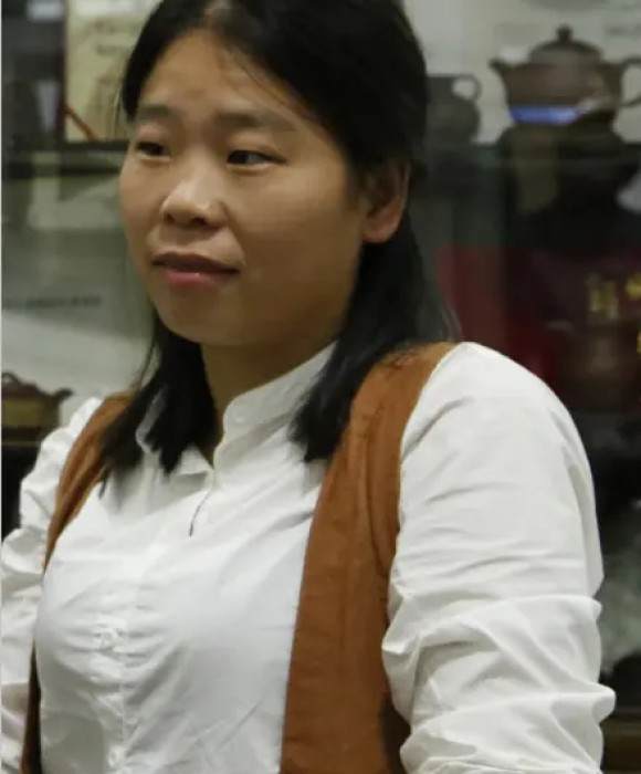 紫砂艺人滕京，高级工艺美术师