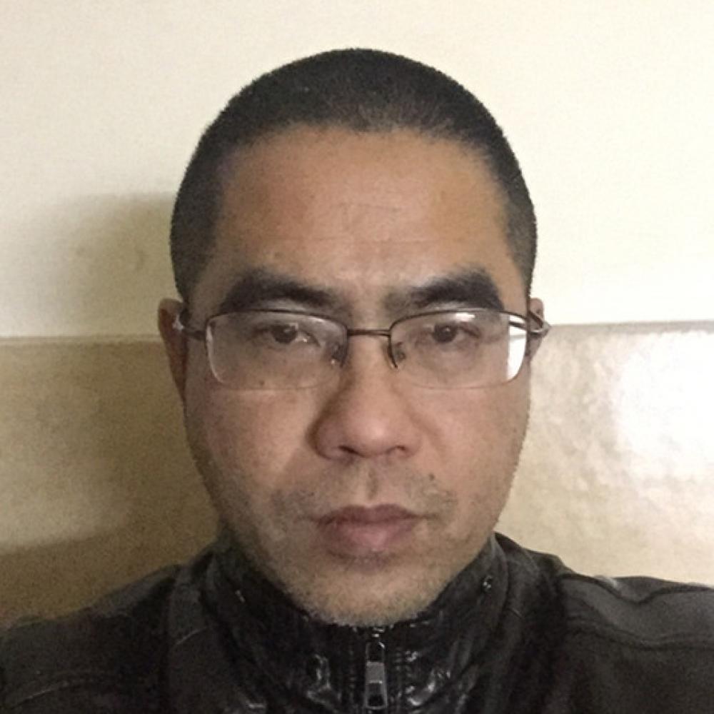 紫砂艺人潘伟明，工艺美术师
