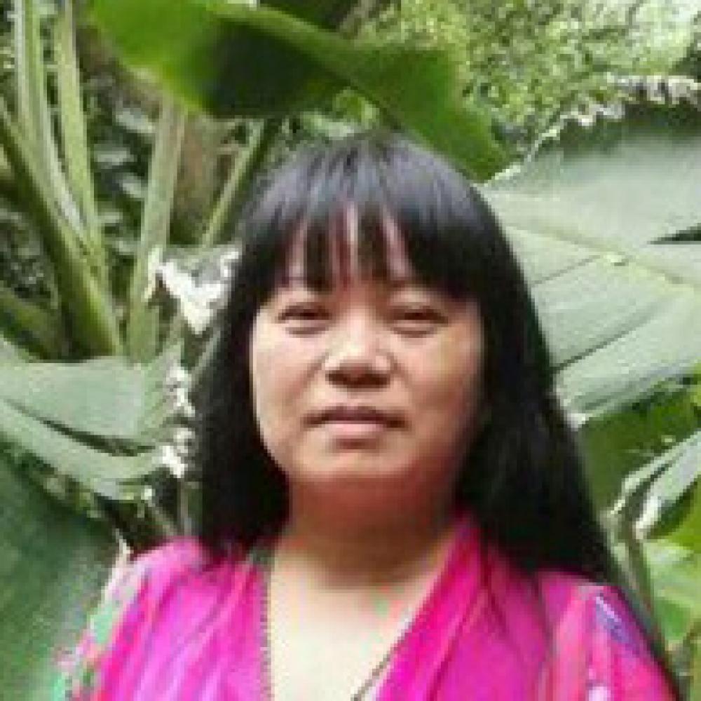 紫砂艺人潘伯华，高级工艺美术师
