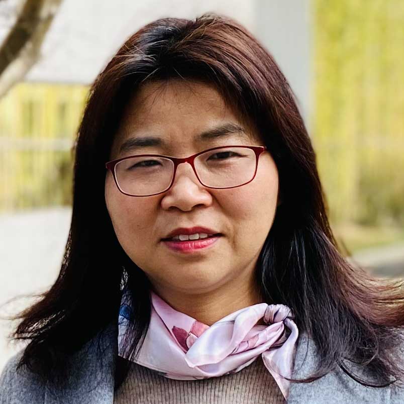 紫砂艺人潘国芳，工艺美术师