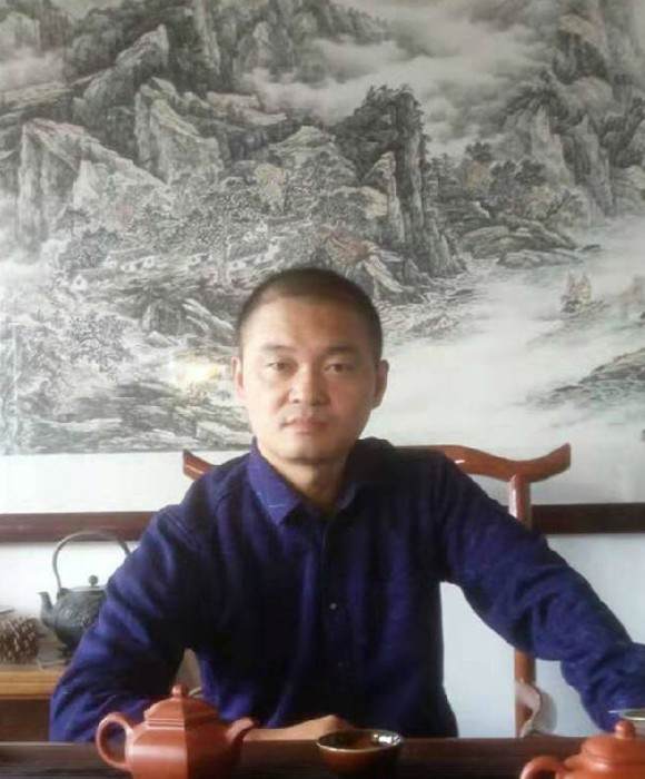 紫砂艺人潘建平，工艺美术员