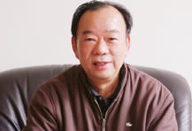 紫砂艺人潘持平，正高级工艺美术师