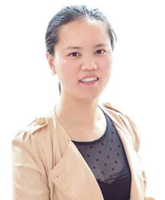 紫砂艺人潘文娇，高级工艺美术师
