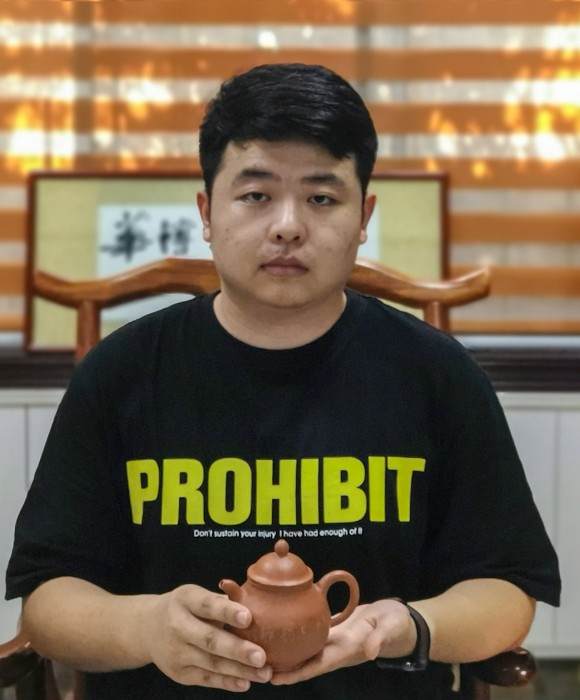 紫砂艺人潘永杰，助理工艺美术师