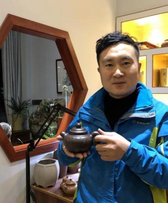 紫砂艺人潘涛，高级工艺美术师
