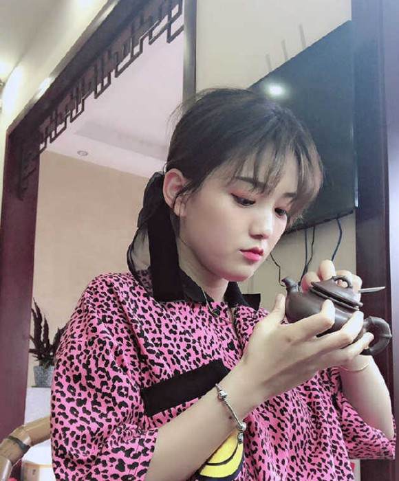 紫砂艺人潘烨琳，助理工艺美术师