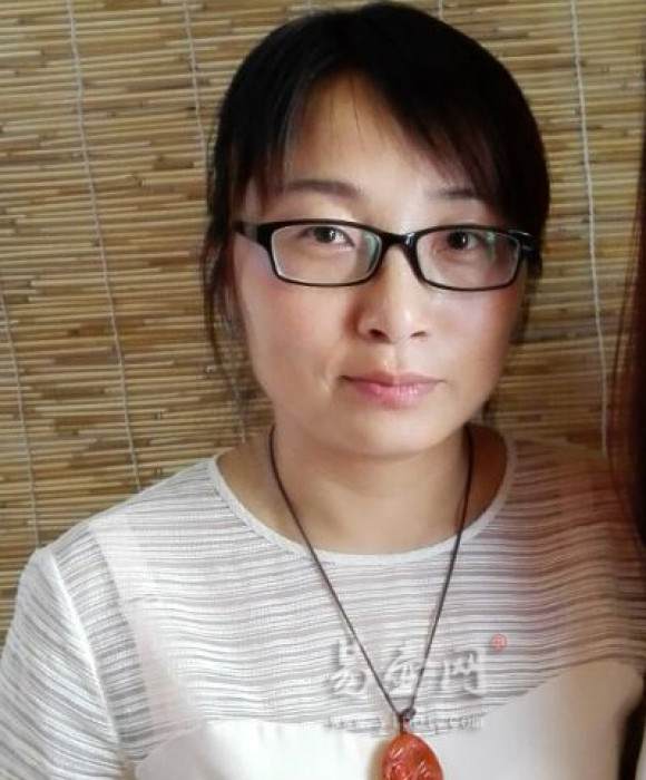 紫砂艺人潘红艳，工艺美术员