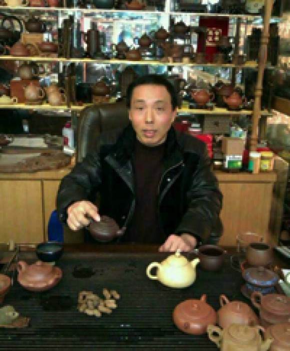 紫砂艺人濮全民，高级工艺美术师