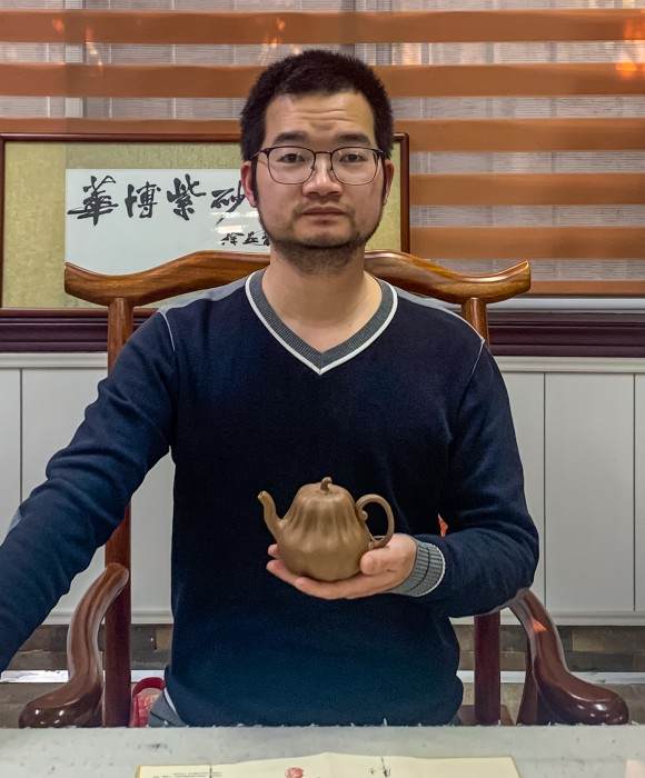 紫砂艺人焦亚强，工艺美术师