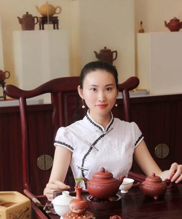 紫砂艺人王依娇，工艺美术师
