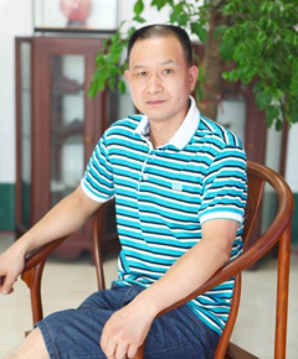 紫砂艺人王勤大，工艺美术师