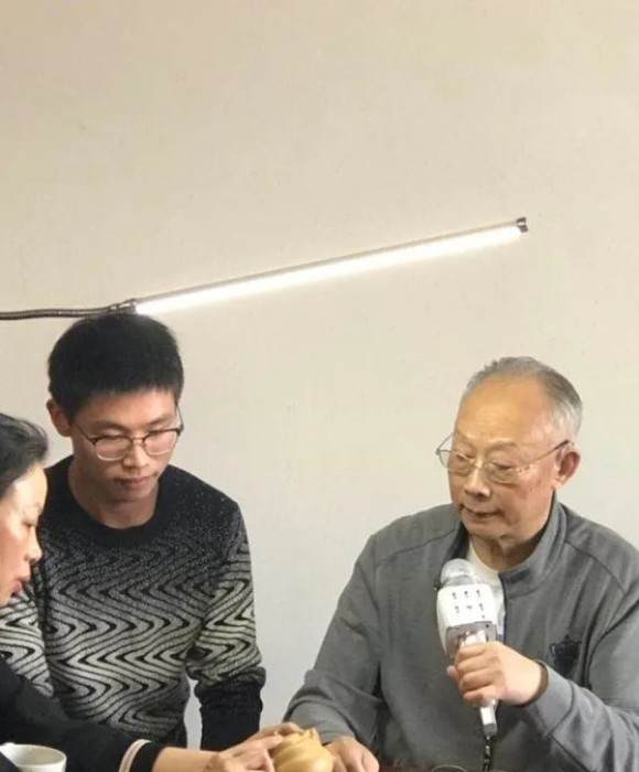 紫砂艺人王嘉成，助理工艺美术师
