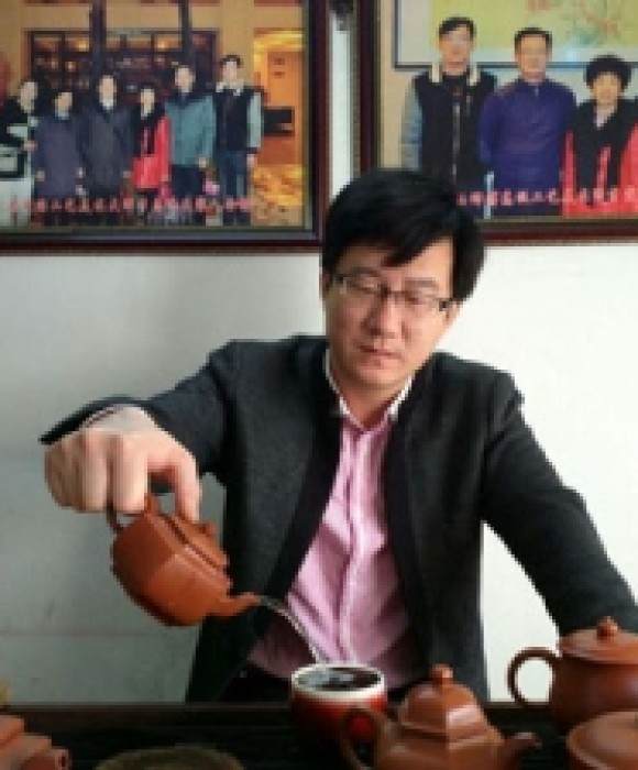 紫砂艺人王建松，工艺美术员