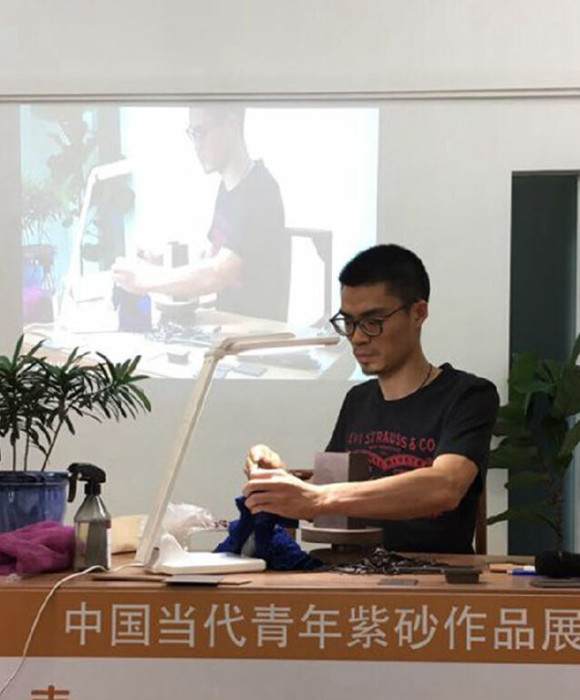 紫砂艺人王彬，助理工艺美术师