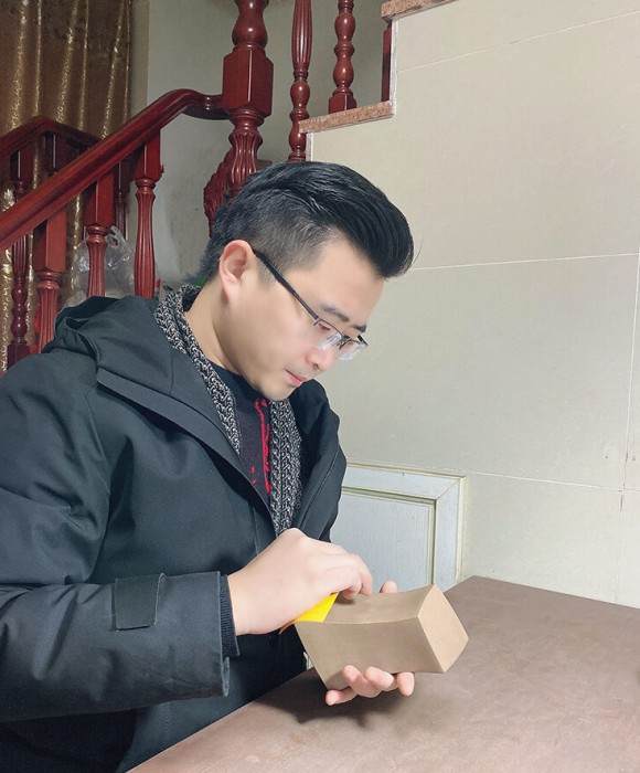 紫砂艺人王晨龙，助理工艺美术师