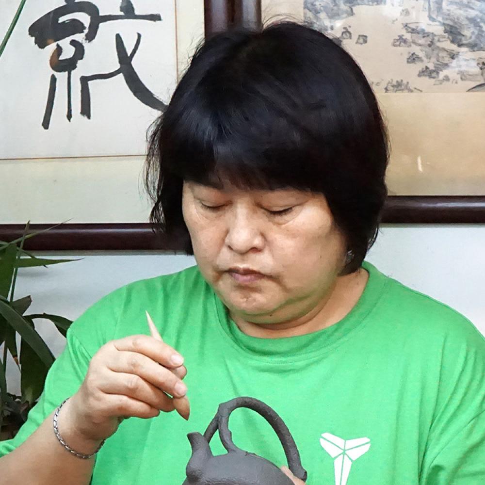 紫砂艺人王柯钧，正高级工艺美术师