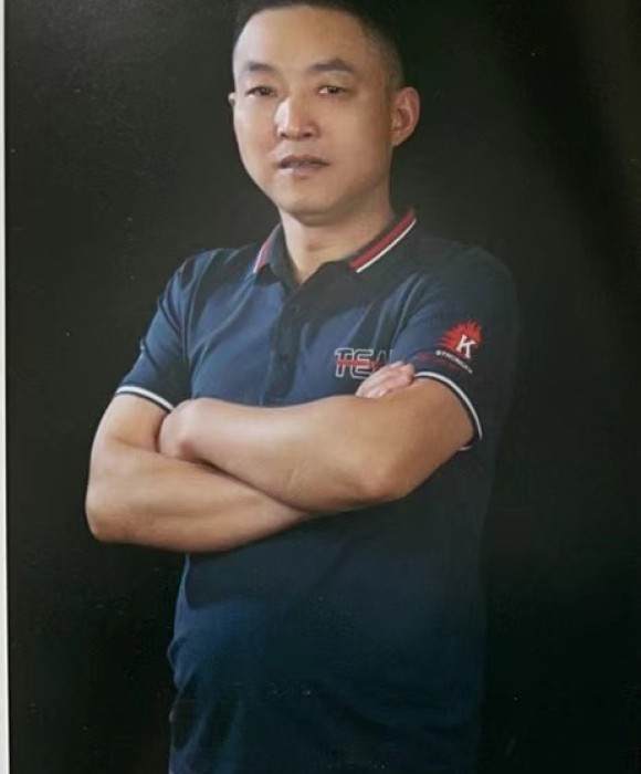 紫砂艺人王正红，工艺美术师