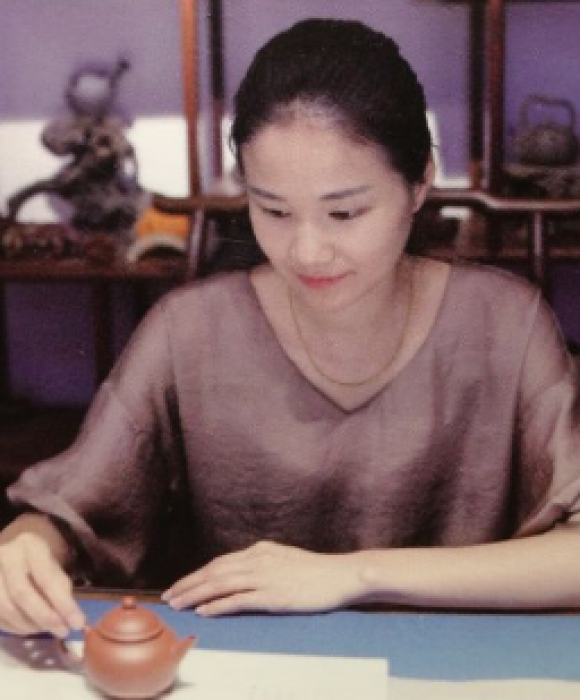 紫砂艺人王洁，助理工艺美术师