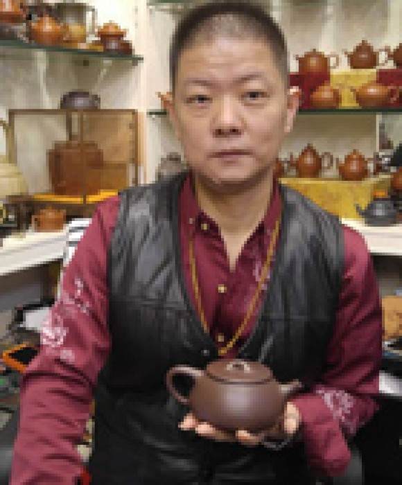 紫砂艺人王洪祥，高级工艺美术师