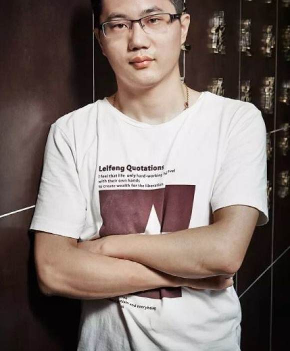紫砂艺人王磊，助理工艺美术师