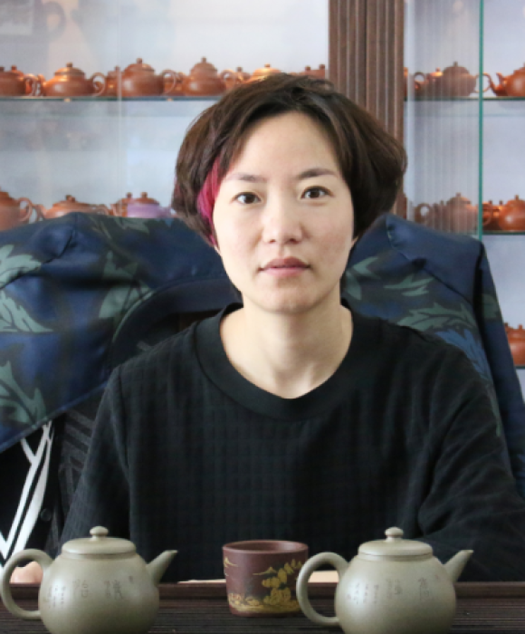 紫砂艺人王立芬，助理工艺美术师