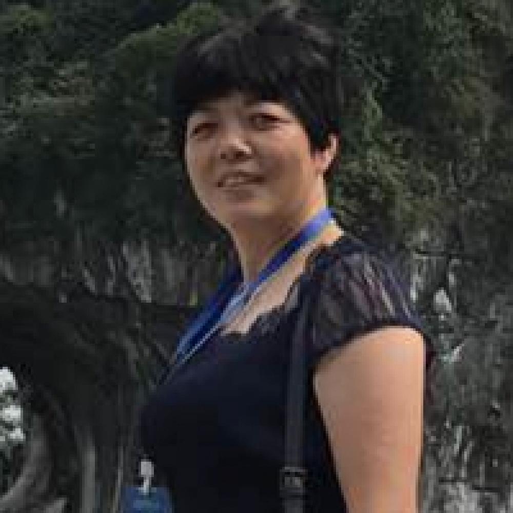 紫砂艺人王红华，工艺美术师