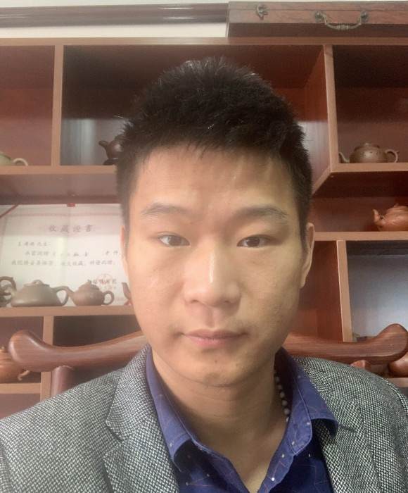 紫砂艺人王锦鹏，助理工艺美术师