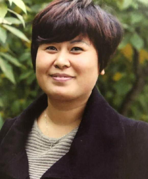 紫砂艺人田惠芳，助理工艺美术师