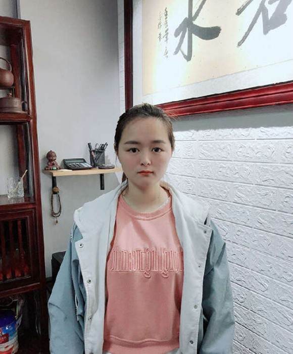 紫砂艺人白艳妃，工艺美术师