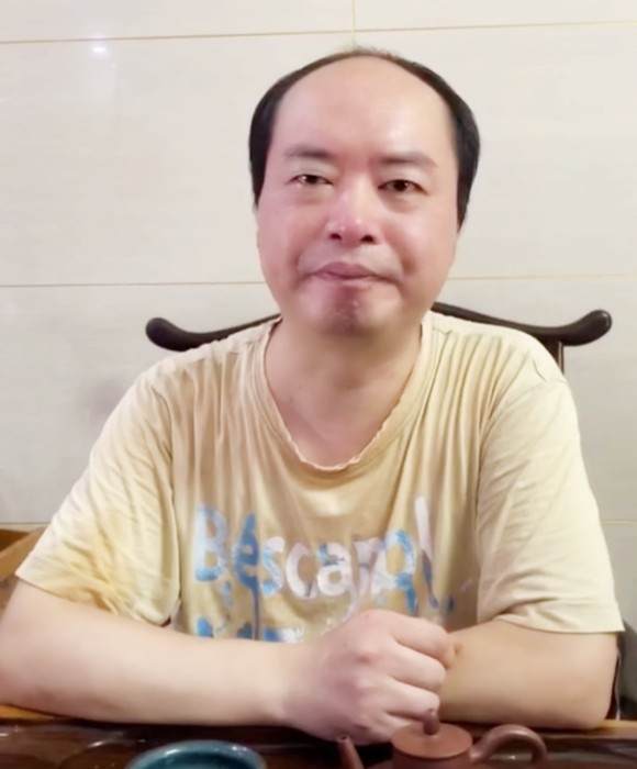 紫砂艺人盛中杰，工艺美术师